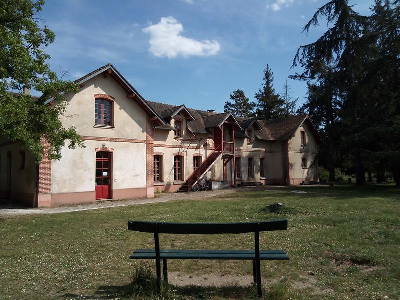 Vue extérieure du centre pédagogique forestier de Fontainebleau